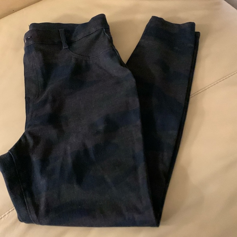 LAST CHANCE- NWOT- Time and Tru Camo Jeggings